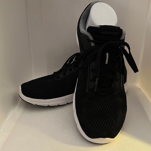 saucony grid ideal running shoe